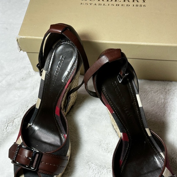 Authentic Burberry Wedged Heels - Picture 3 of 16